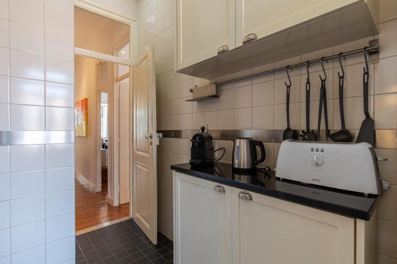 Typical 2Bdr Apartment In Lisbon By Lovelystay Exteriör bild